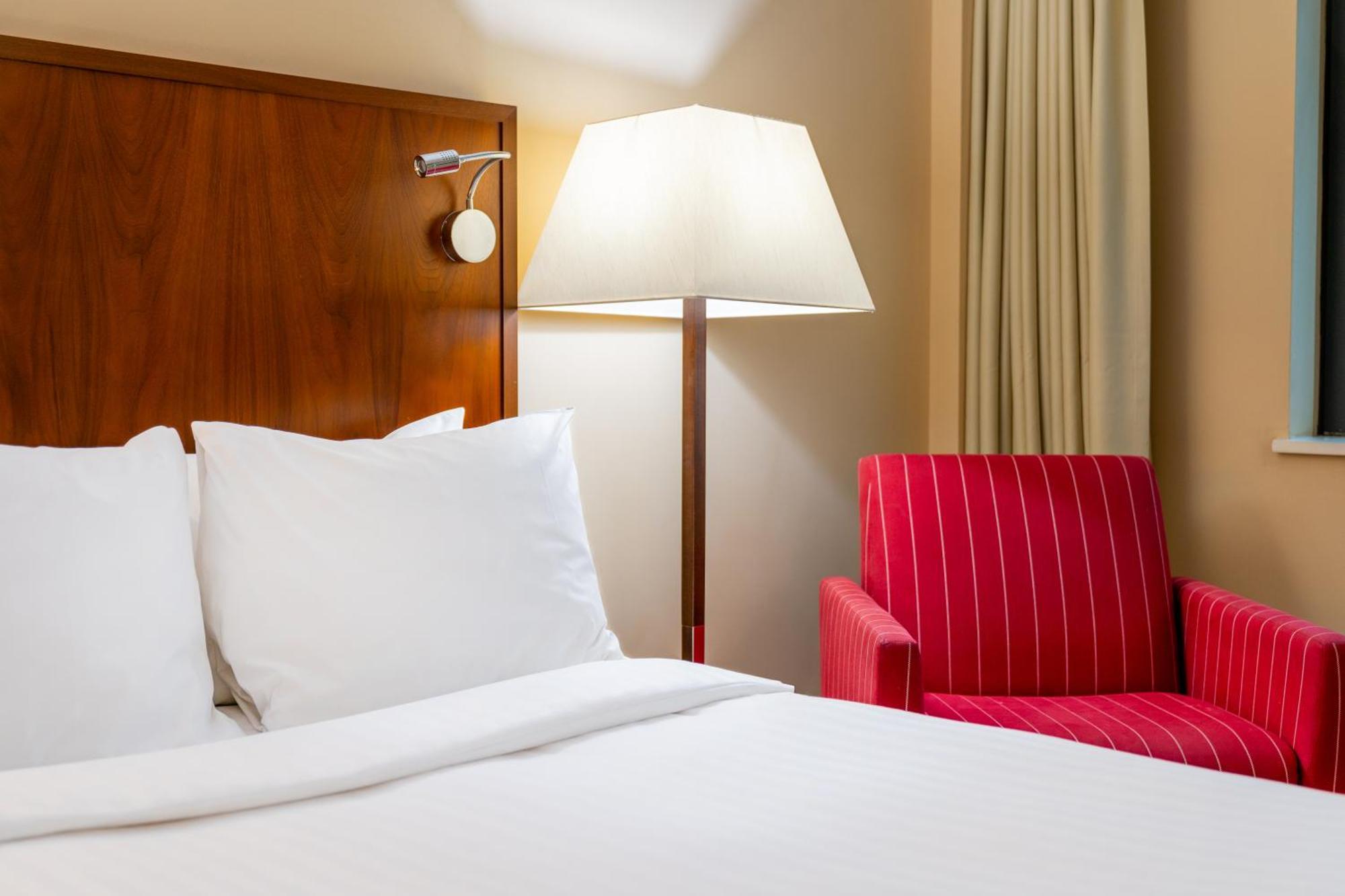 London Twickenham Stadium Hotel, A Member Of Radisson Individuals Экстерьер фото