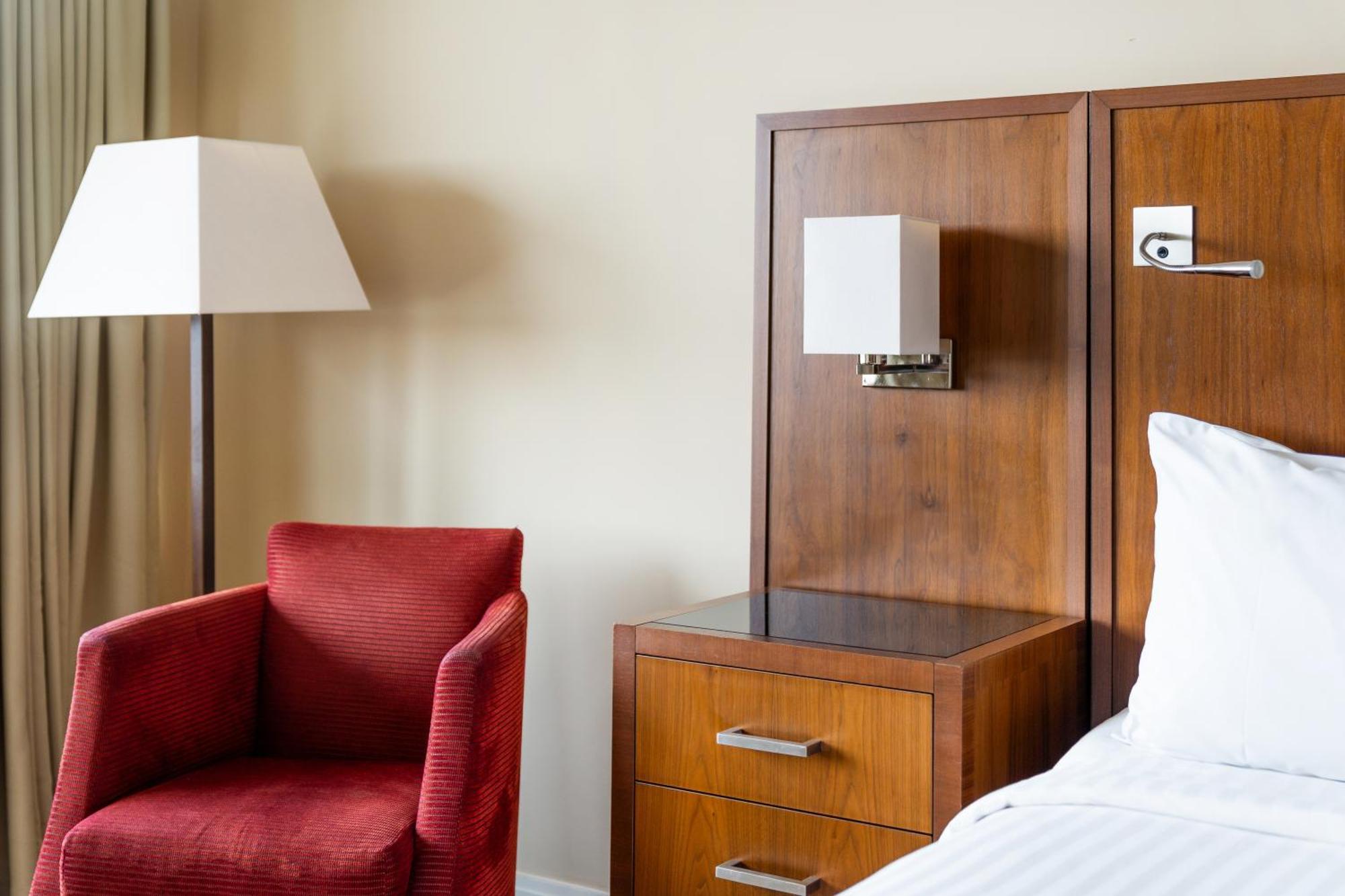 London Twickenham Stadium Hotel, A Member Of Radisson Individuals Экстерьер фото