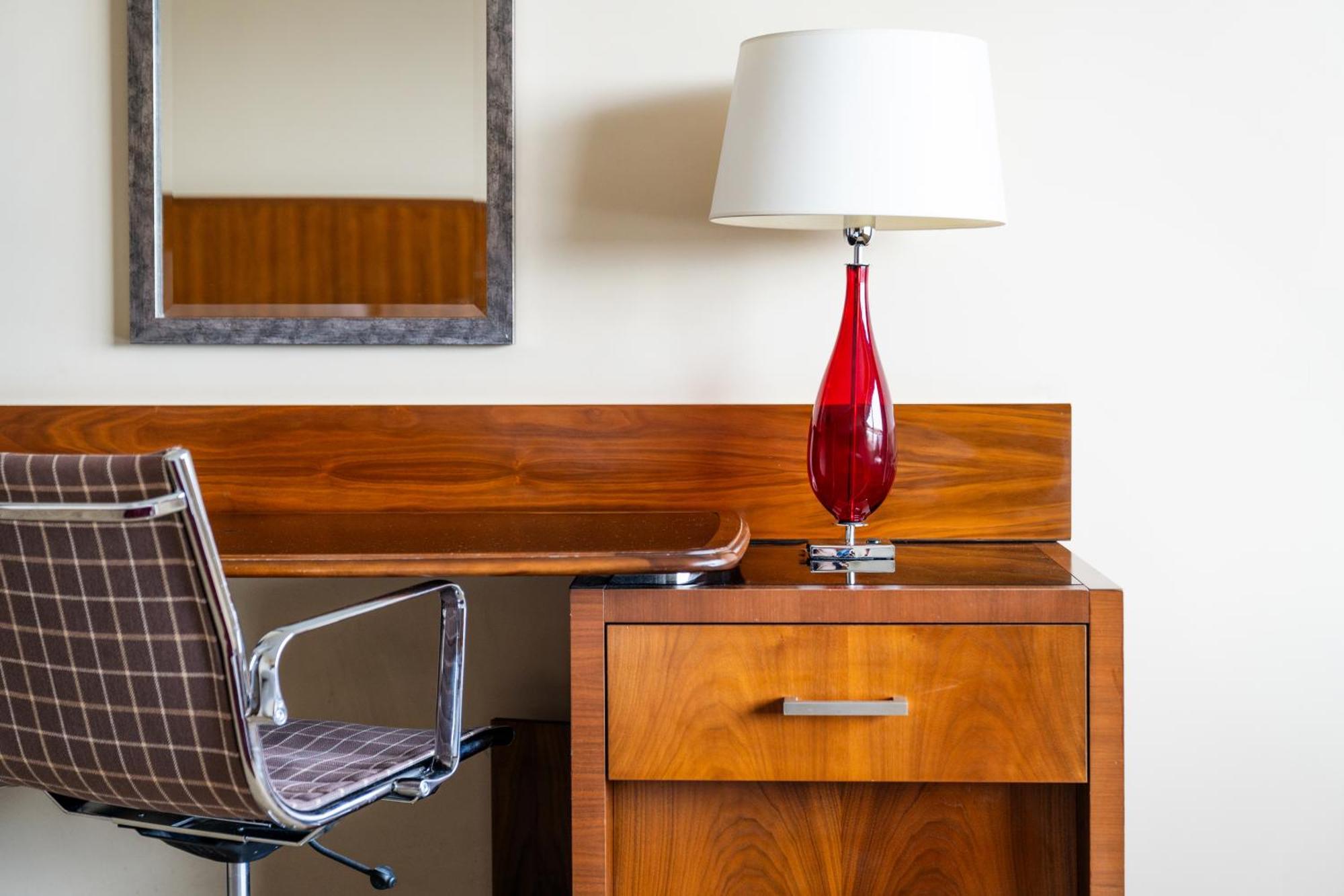 London Twickenham Stadium Hotel, A Member Of Radisson Individuals Экстерьер фото