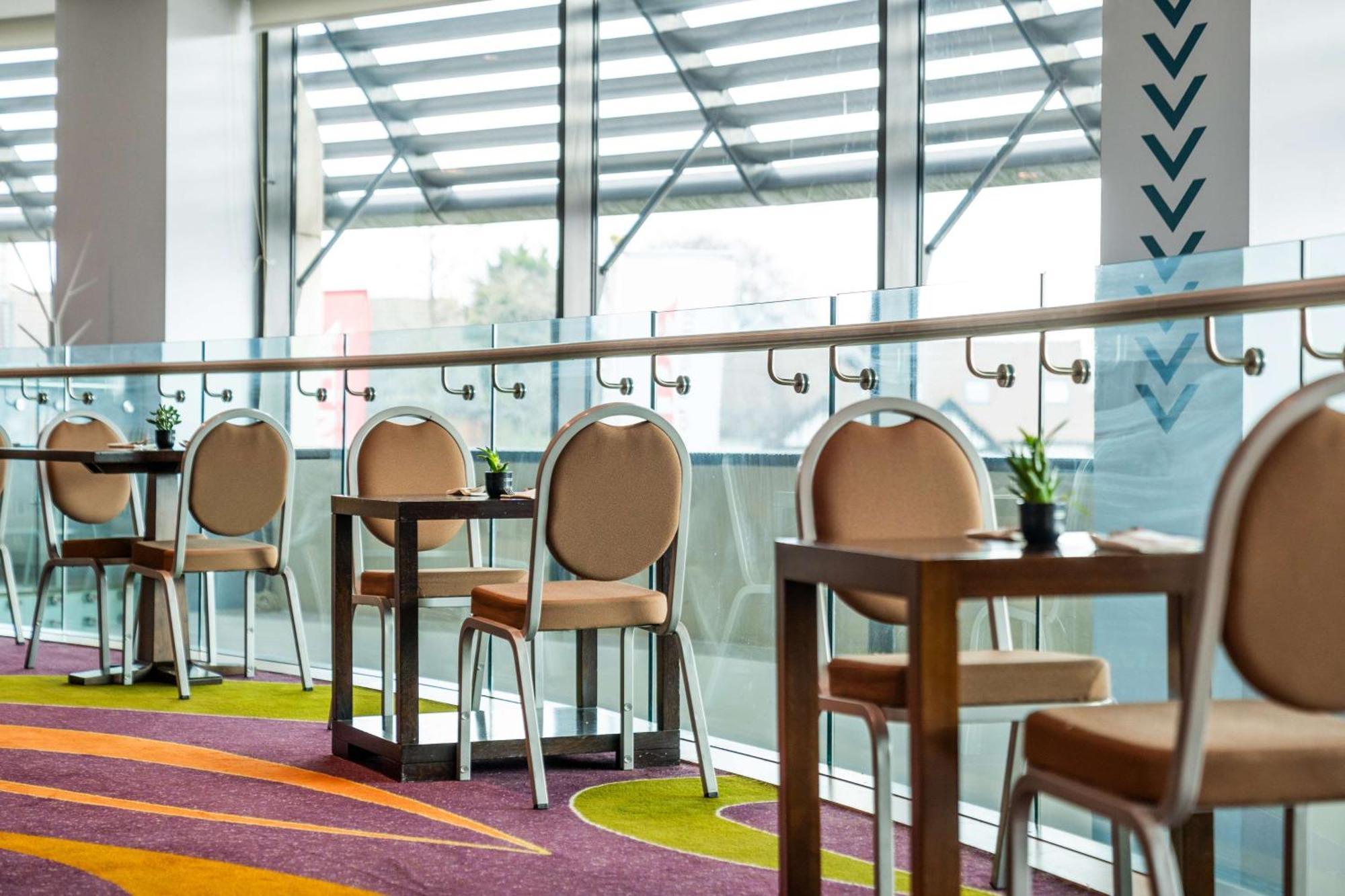 London Twickenham Stadium Hotel, A Member Of Radisson Individuals Экстерьер фото